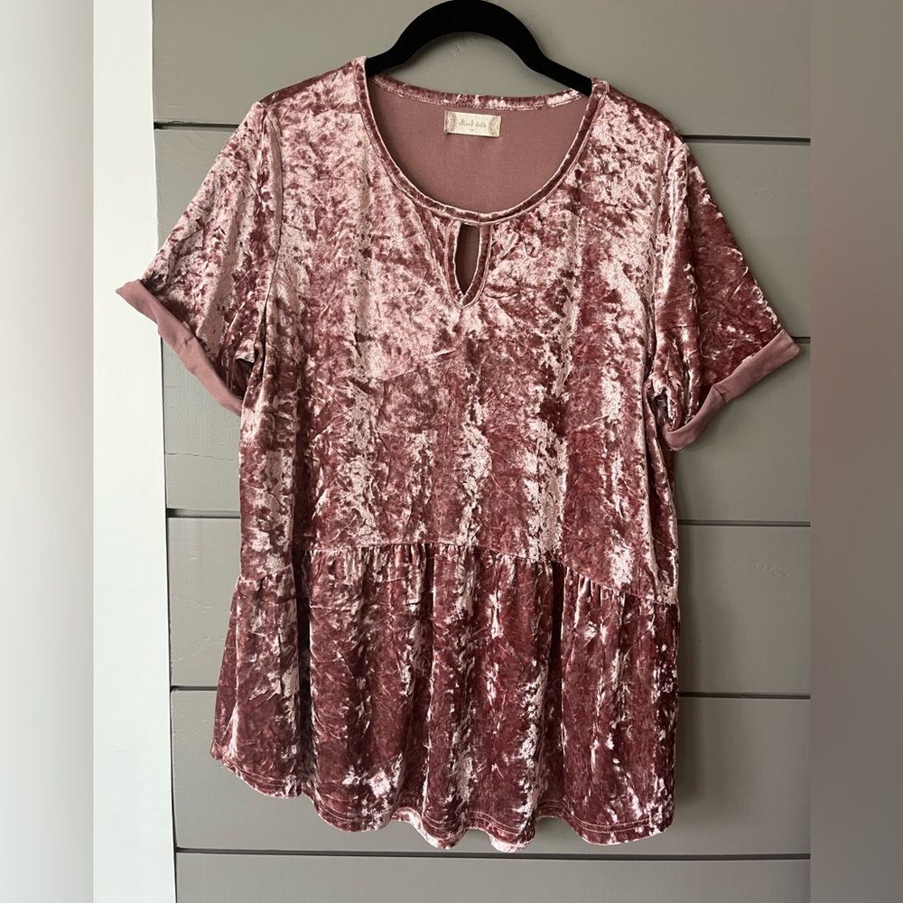 Altar’d State Size Medium Crushed Velvet‎ Blush pink Peplum Keyhole Top EUC